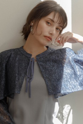 ベージュ×ブラックのレイヤードケープドレス | ANDRESD | M | 結婚式