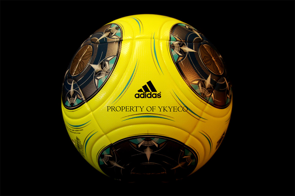 TORFABRIK WINTER BUNDESLIGA 2013-2014 ADIDAS MATCH BALL 02… | Flickr