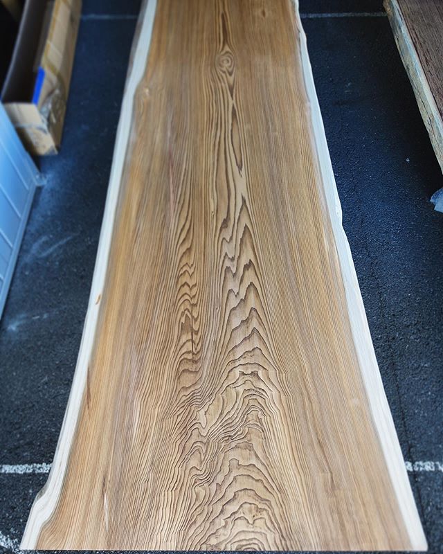 ︎ 【MUKU ten.新入荷️】 新しい一枚板入荷しました！ こちらはネズコ