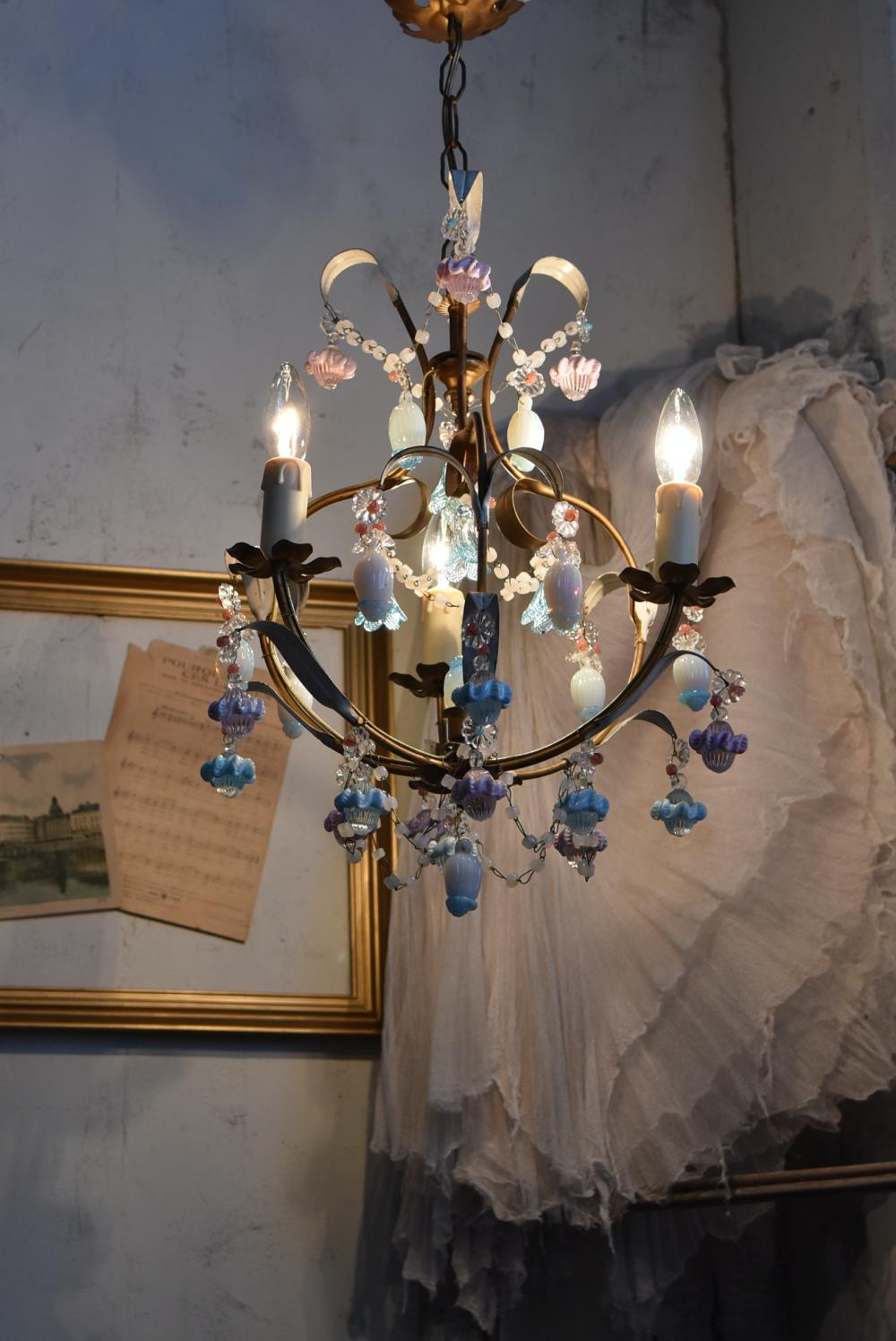 3灯シャンデリア.オパリンガラス フランスアンティーク照明 フレンチ