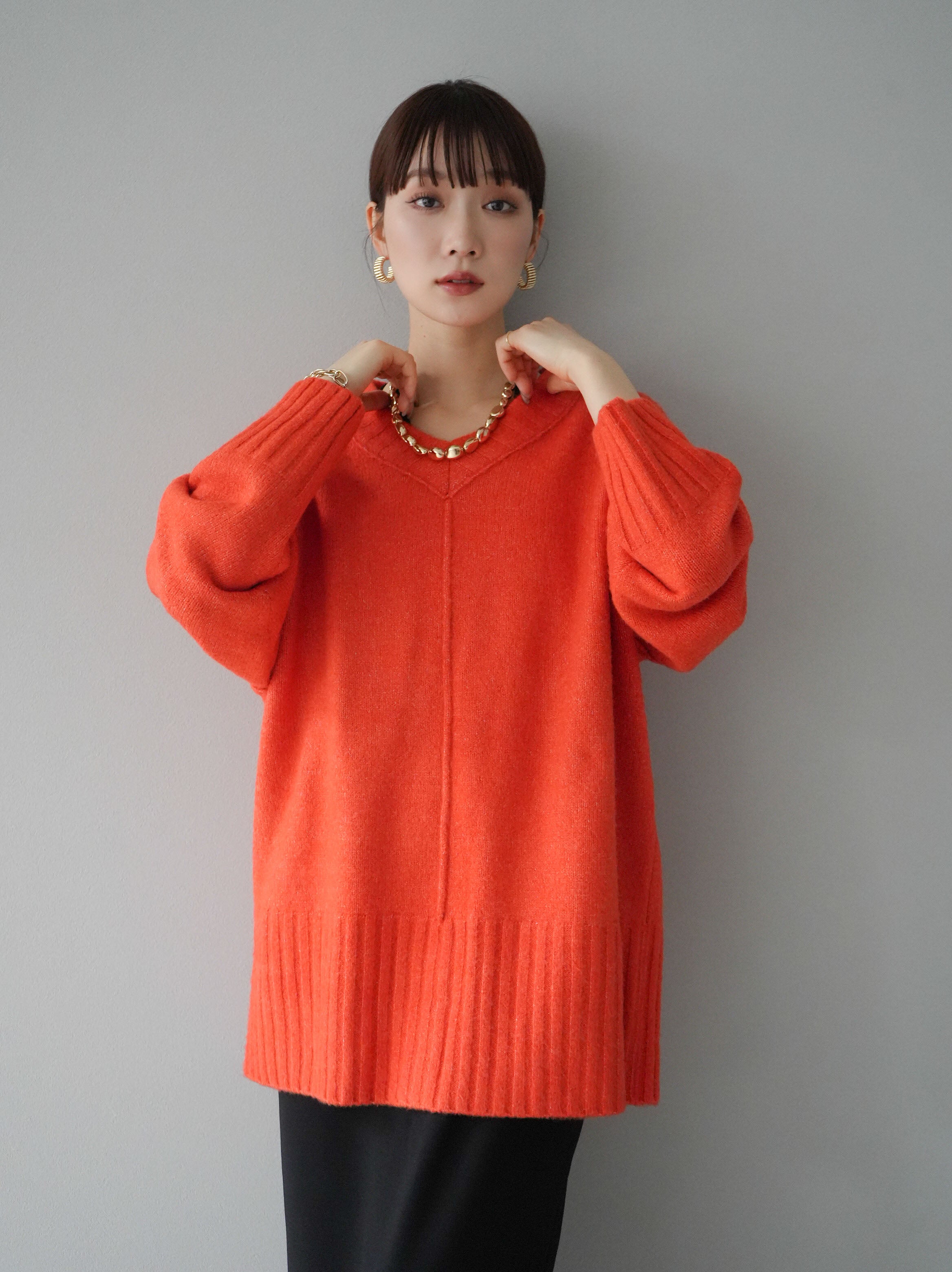 予約]もちもちリンキングVネックニット/オレンジ – Lumier