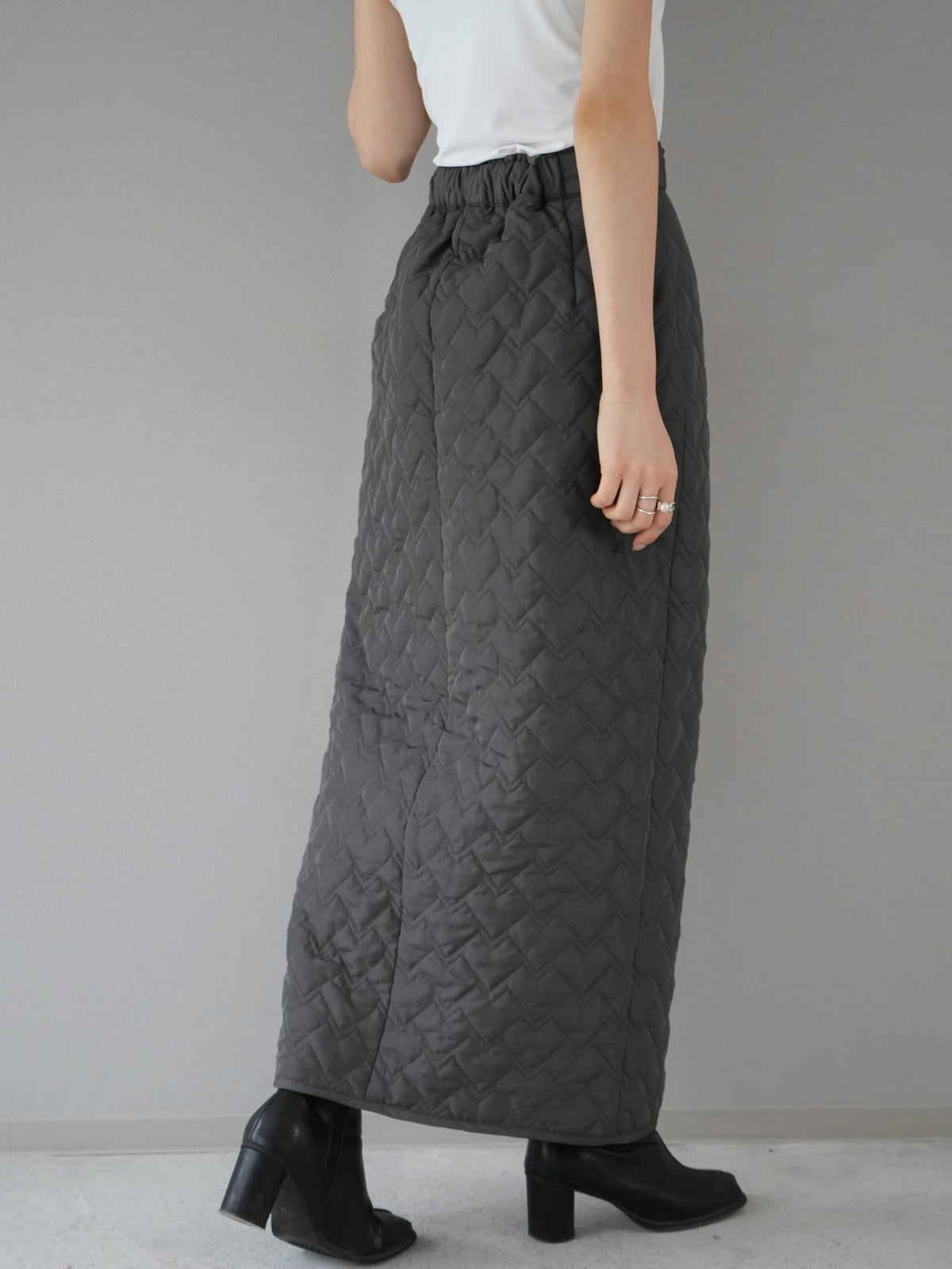 予約]キルティングジップスカート/グレー – Lumier