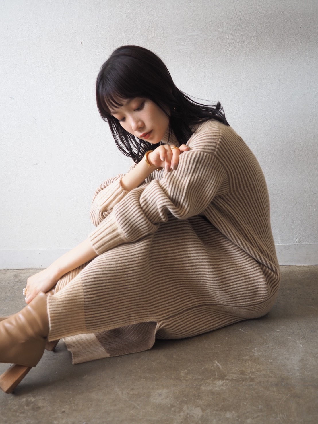 予約]起毛ストライプハイネックニットワンピース/アイボリー – Lumier