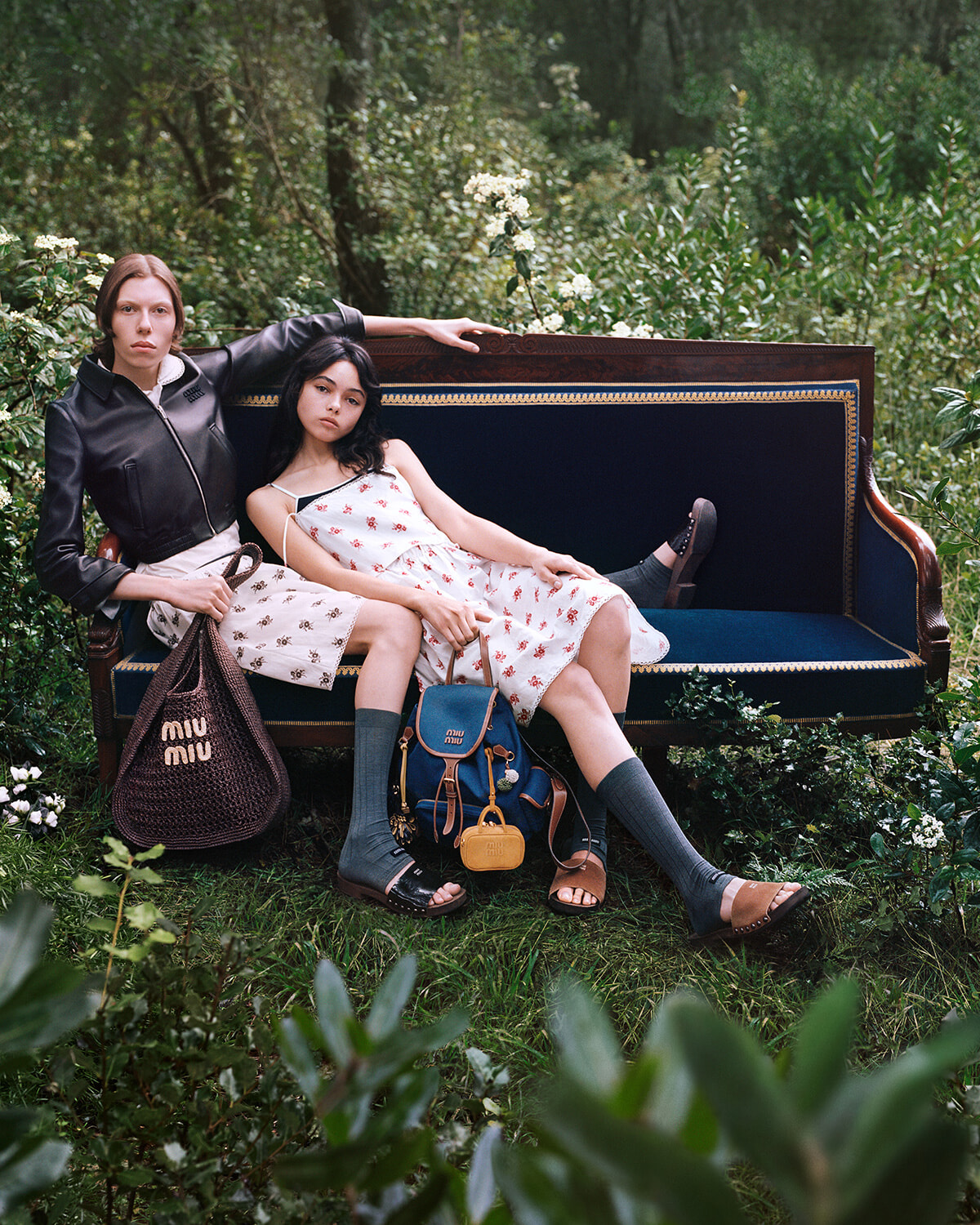 舞台は自宅のような避暑地。ミュウミュウ 2025年 プレフォール