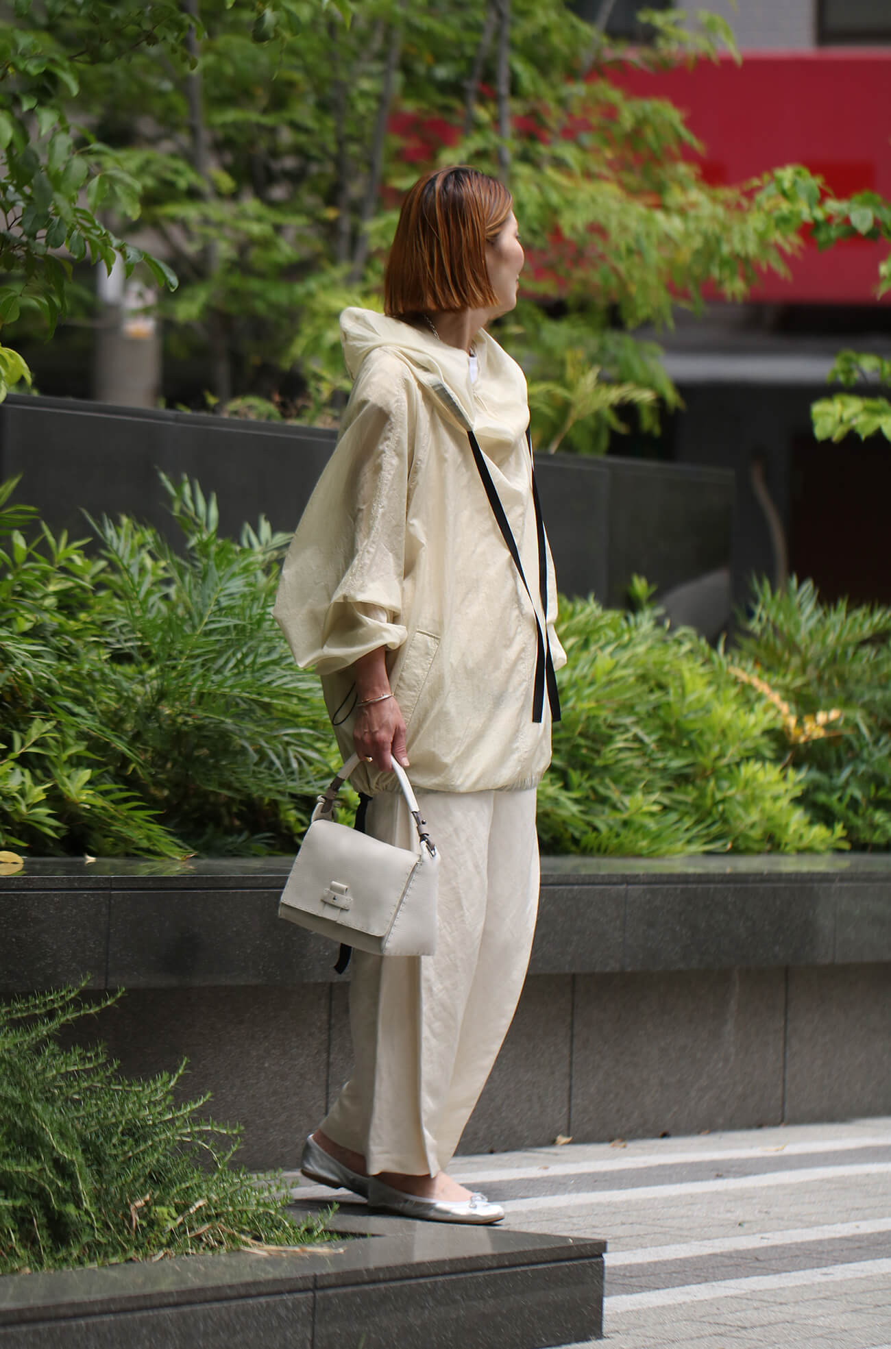 バルーンポンチョ」「Balloon Poncho」soutiencollar（ステンカラー