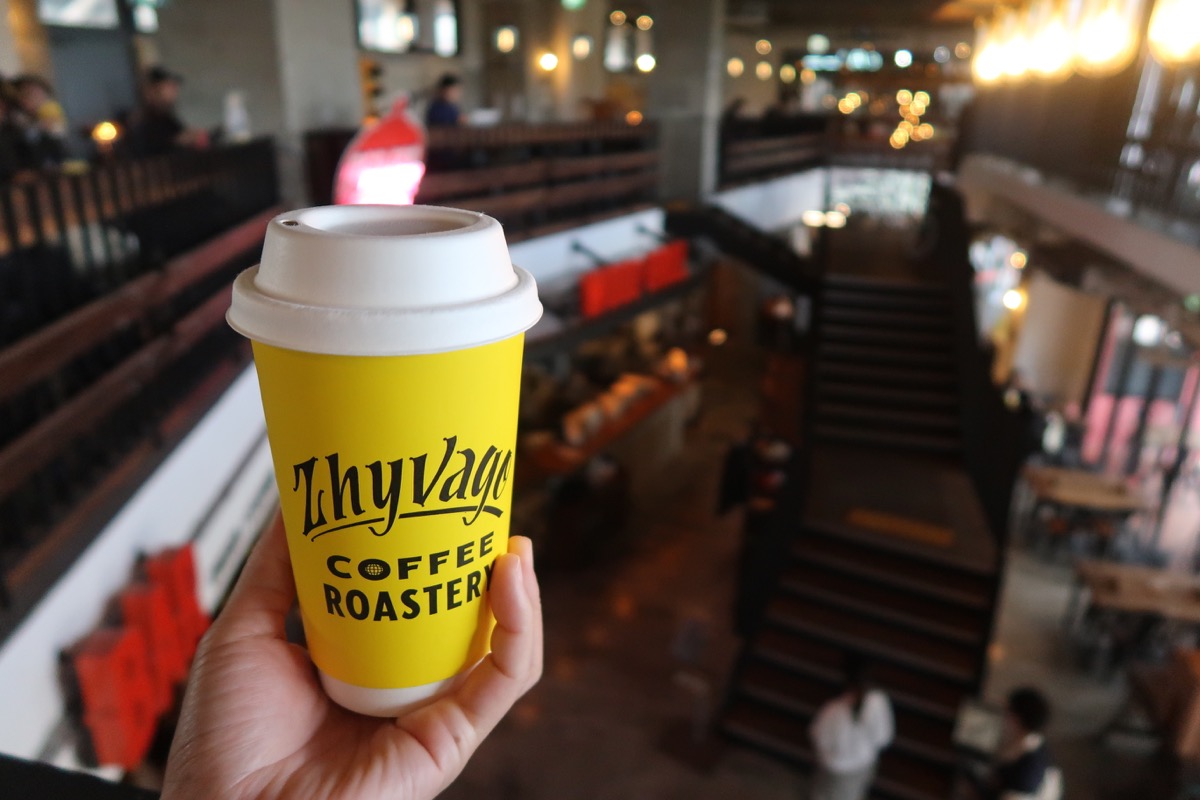 北谷「ZHYVAGO COFFEE ROASTERY」アメリカ西海岸ラヴァーに推したい