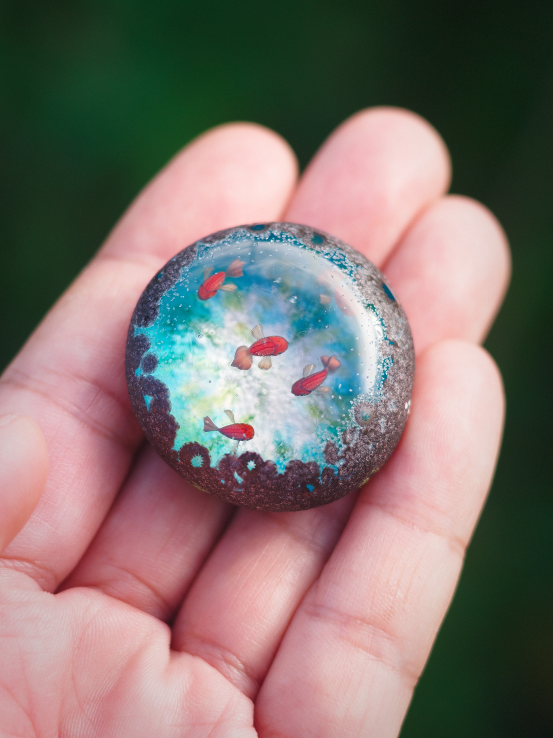 魚石（5個体入）」2025 | 彩元堂：増永元 official site