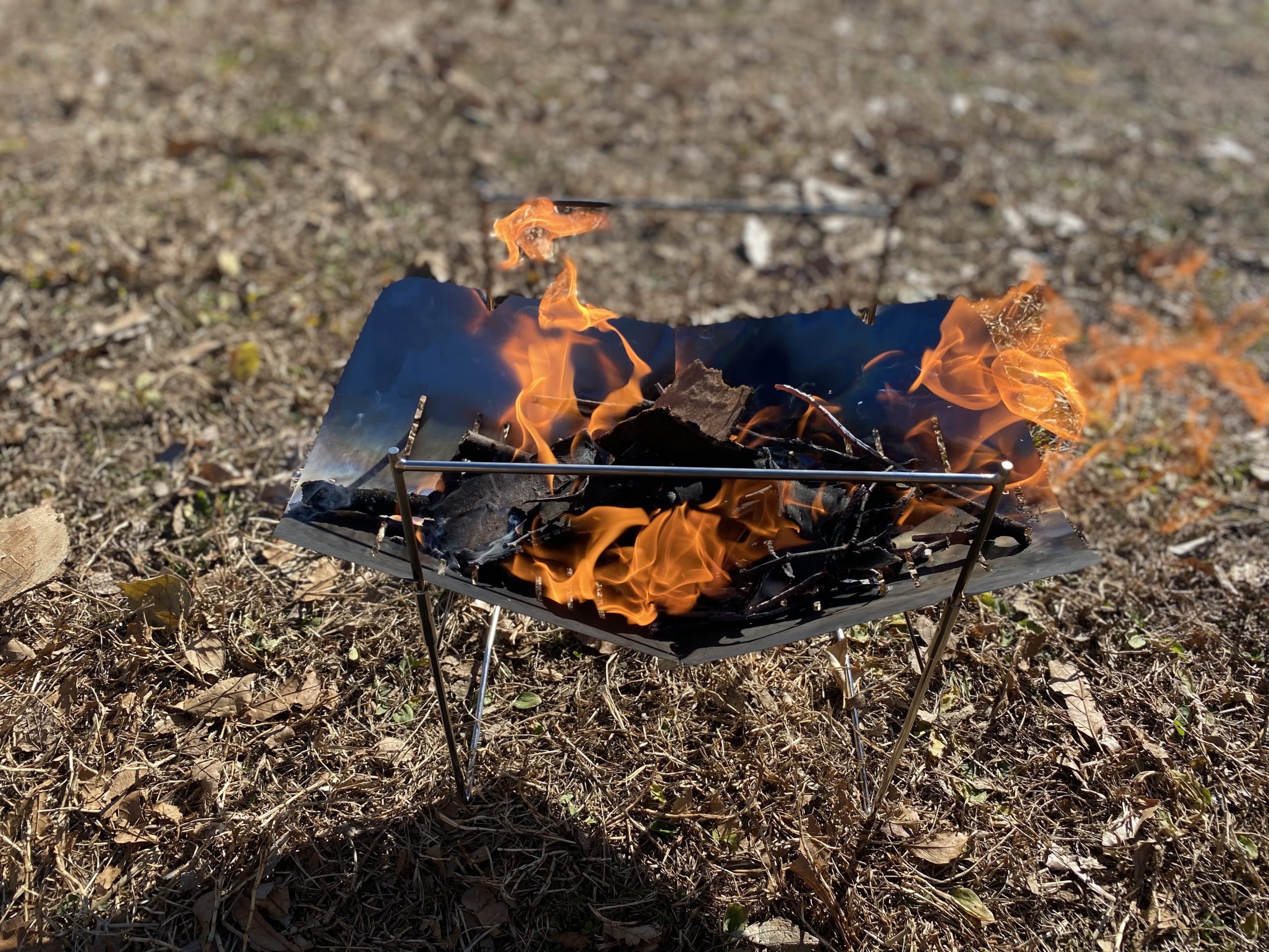 超軽量焚き火台『ピコグリル398』レビュー！ソロでもファミキャンでも