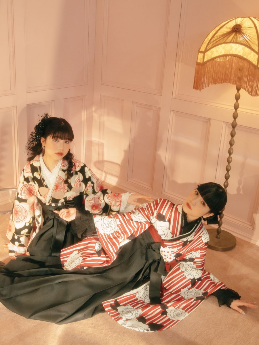 7-51)馬乗袴 2尺2寸 梅柄 カラフル 黒 7-51)馬乗袴 2尺2寸 梅柄