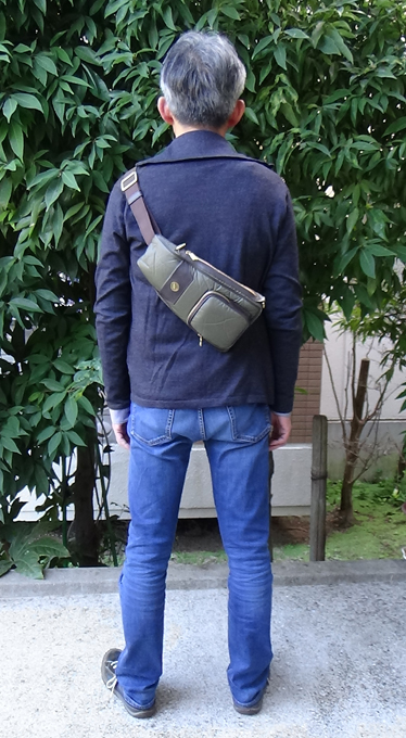 ハンティング ワールドのバチューレザーボディバッグをレビュー