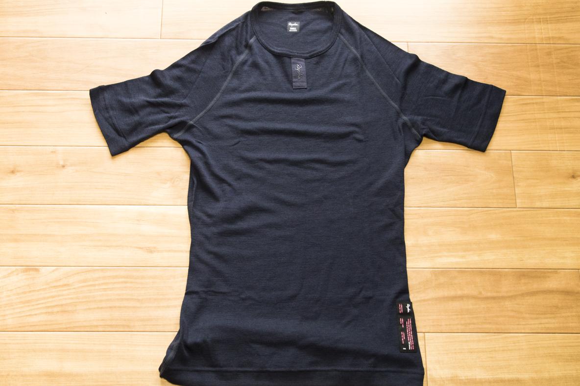 私がメリノウールの虜になったきっかけの一着。Raphaのベースレイヤー