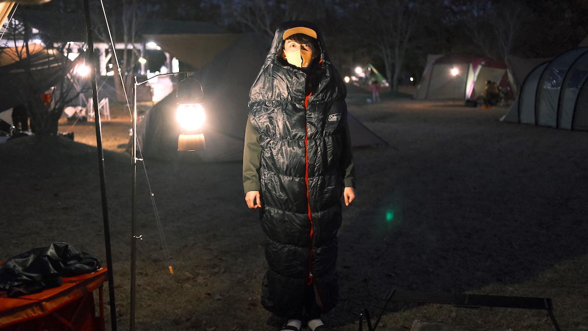 コールマンの冬用シュラフは腕・足を出せる仕様で暖かさと身軽さを両立