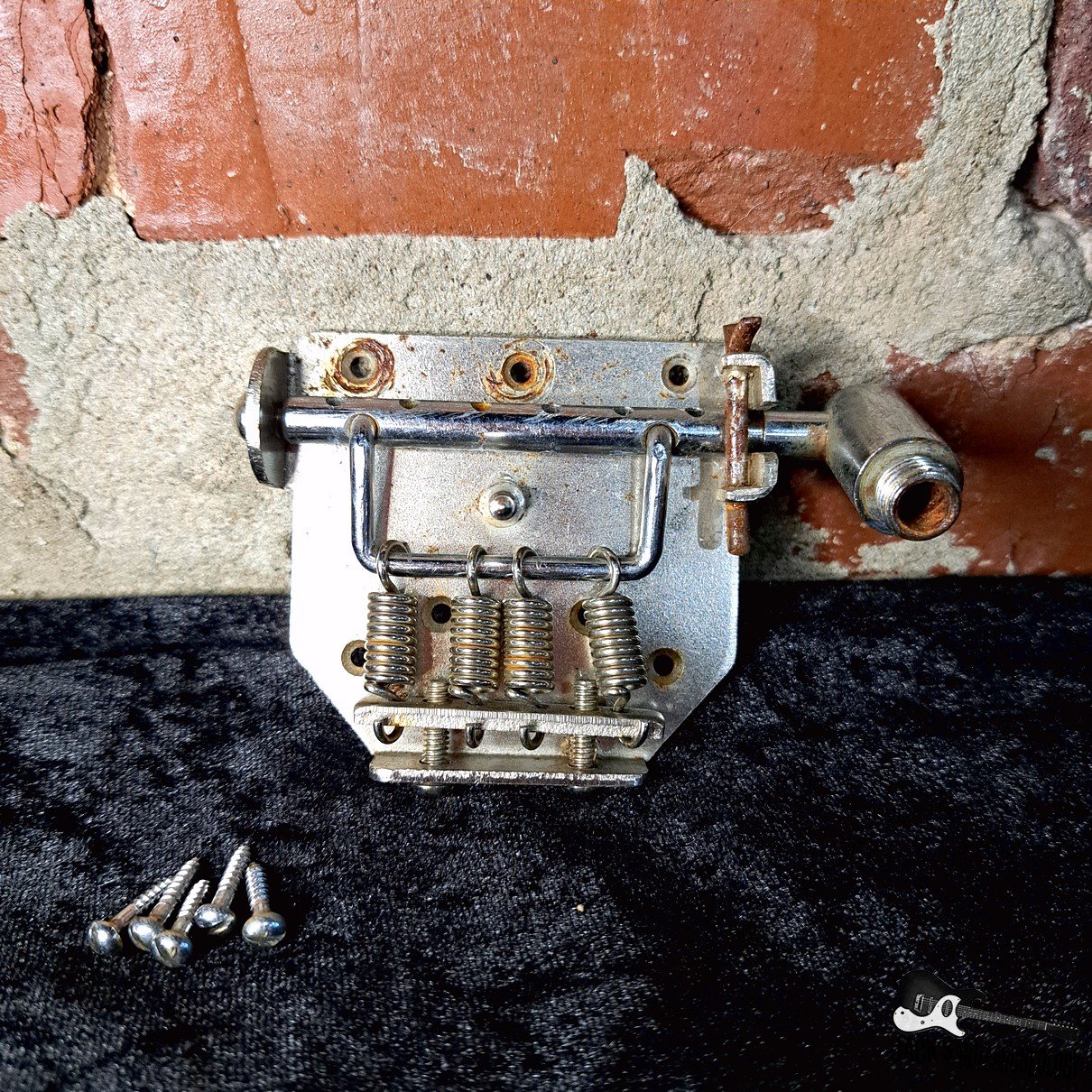 Guyatone Tremolo Tailpiece (1960s - Silver)