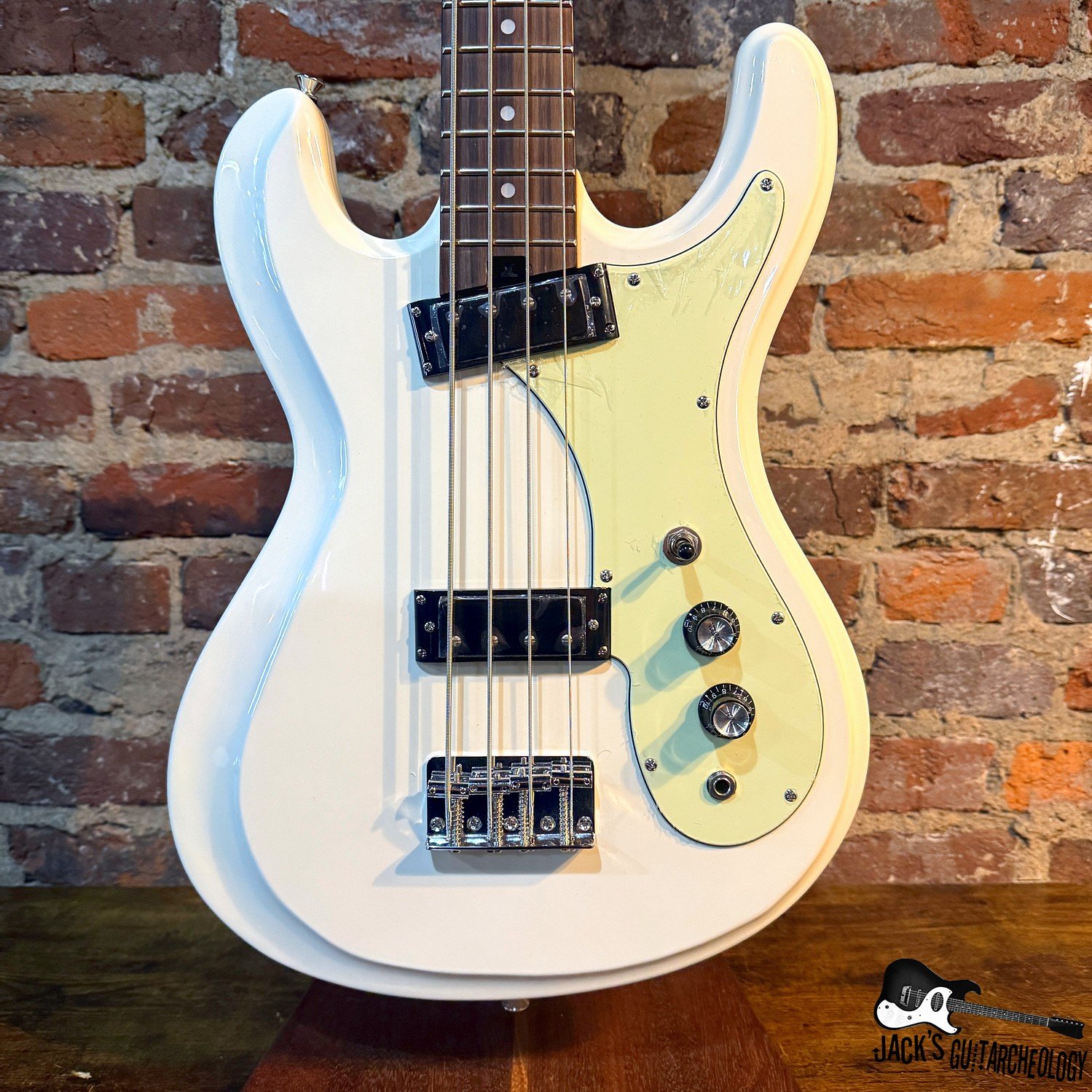 Aria Pro II DMB206 Electric Bass (*NEW* - Vintage White) - 805635