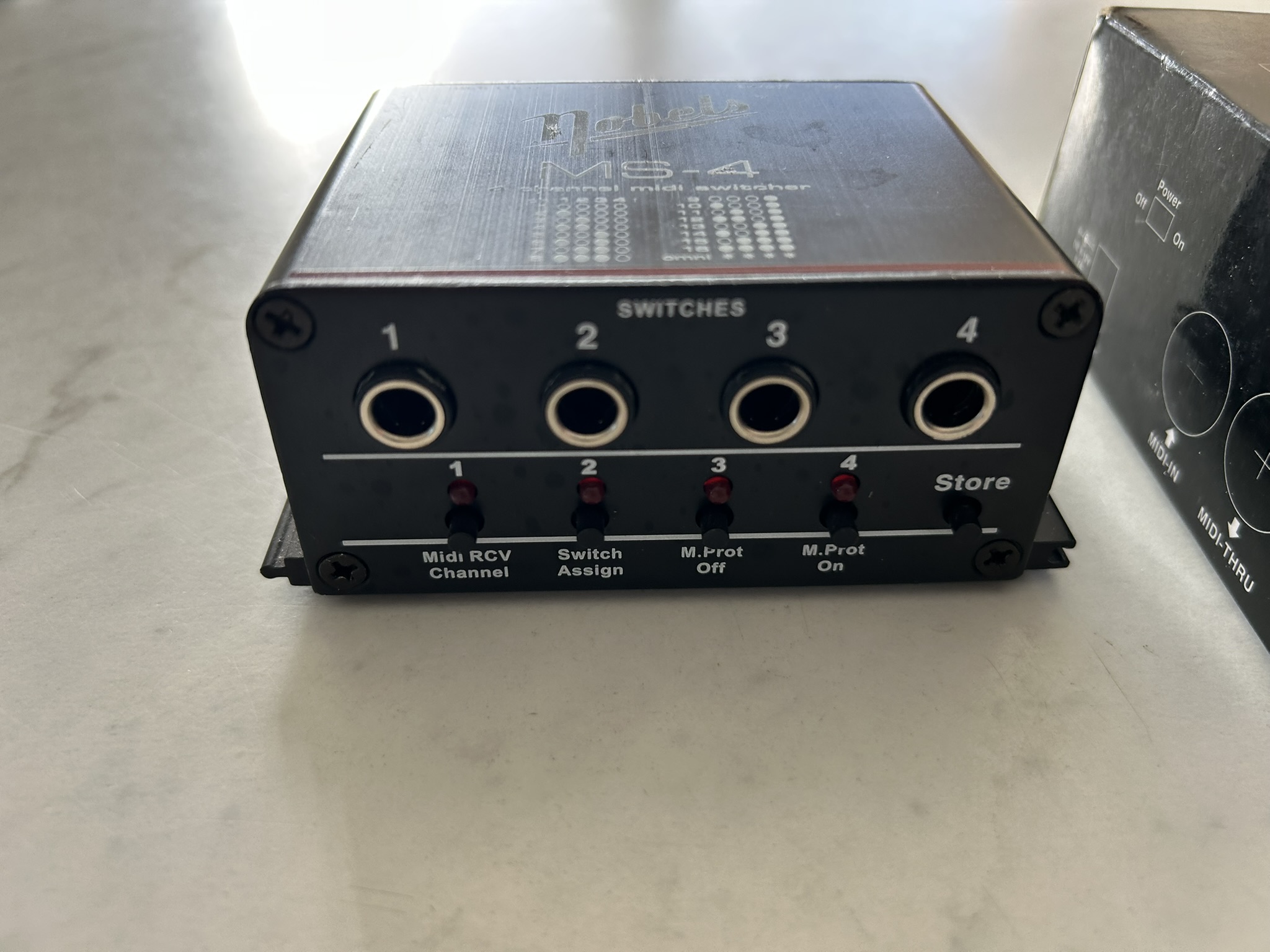 nobels MS-4 スイッチャー MS-4 - Nobels MS-4 - Audiofanzine