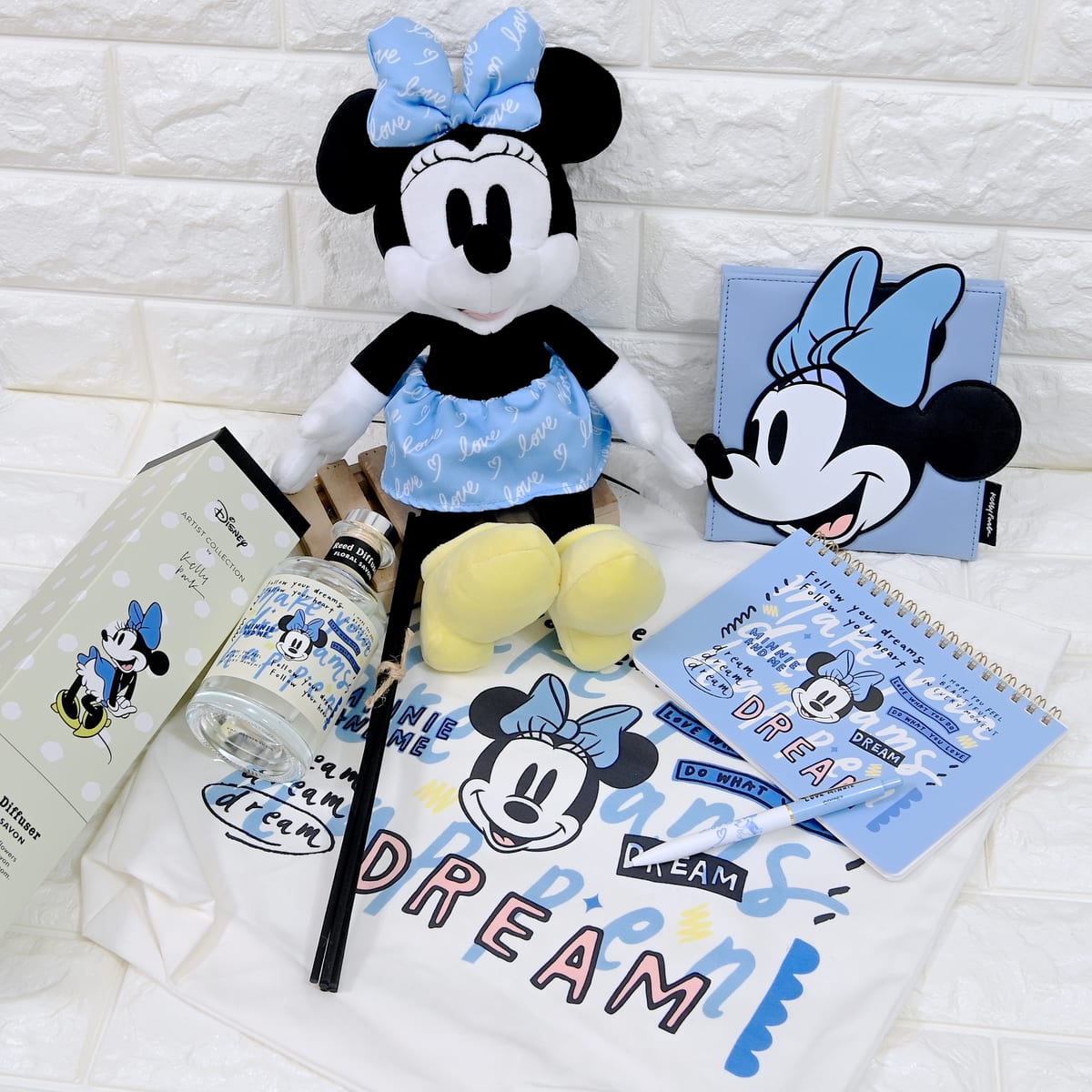 青が爽やかなミニーマウスグッズ！ディズニーストア Disney ARTIST