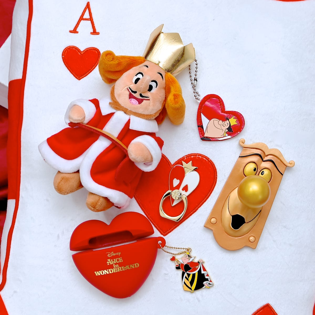 ハートの女王モチーフが盛りだくさん！ディズニーストア『ふしぎの国の