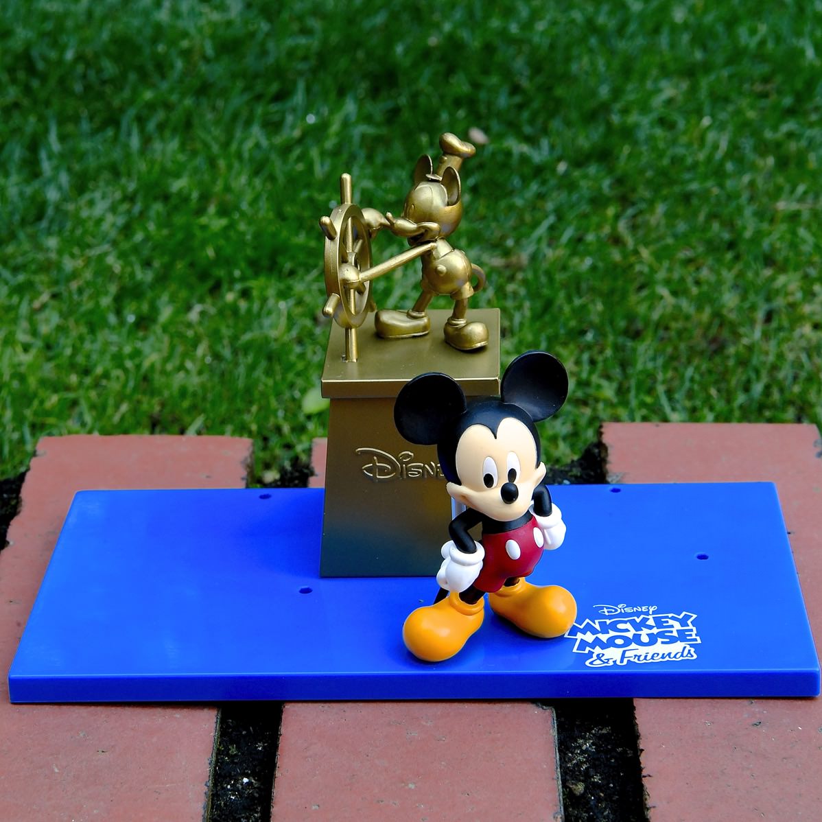 ミッキー&フレンズ』がついに登場！ディズニーキャラクターズ ワールド