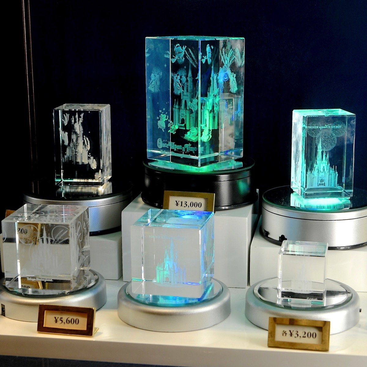 パークでの思い出をレーザー彫刻！東京ディズニーランド｢クリスタル