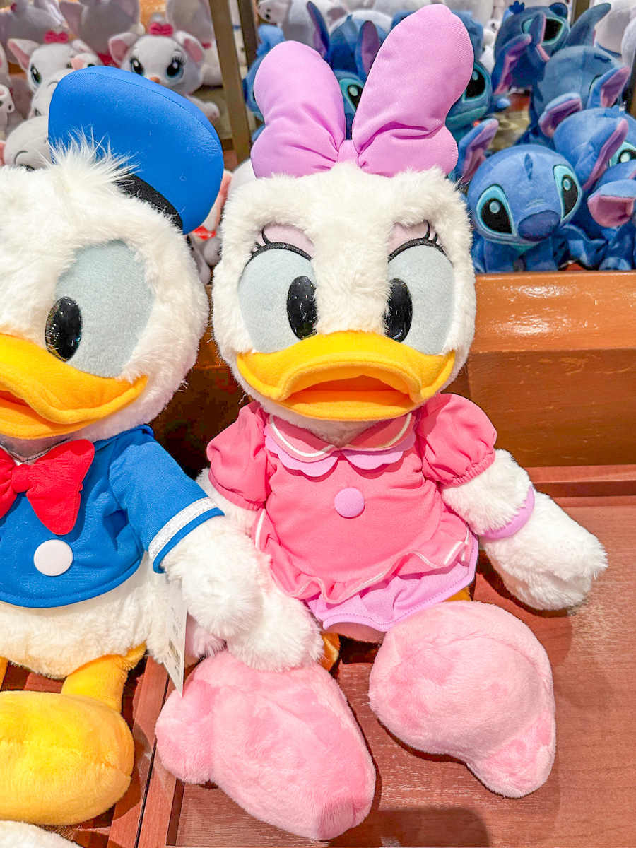 ディズニーランド公式グッズ デイジーダック 特大サイズのぬいぐるみ