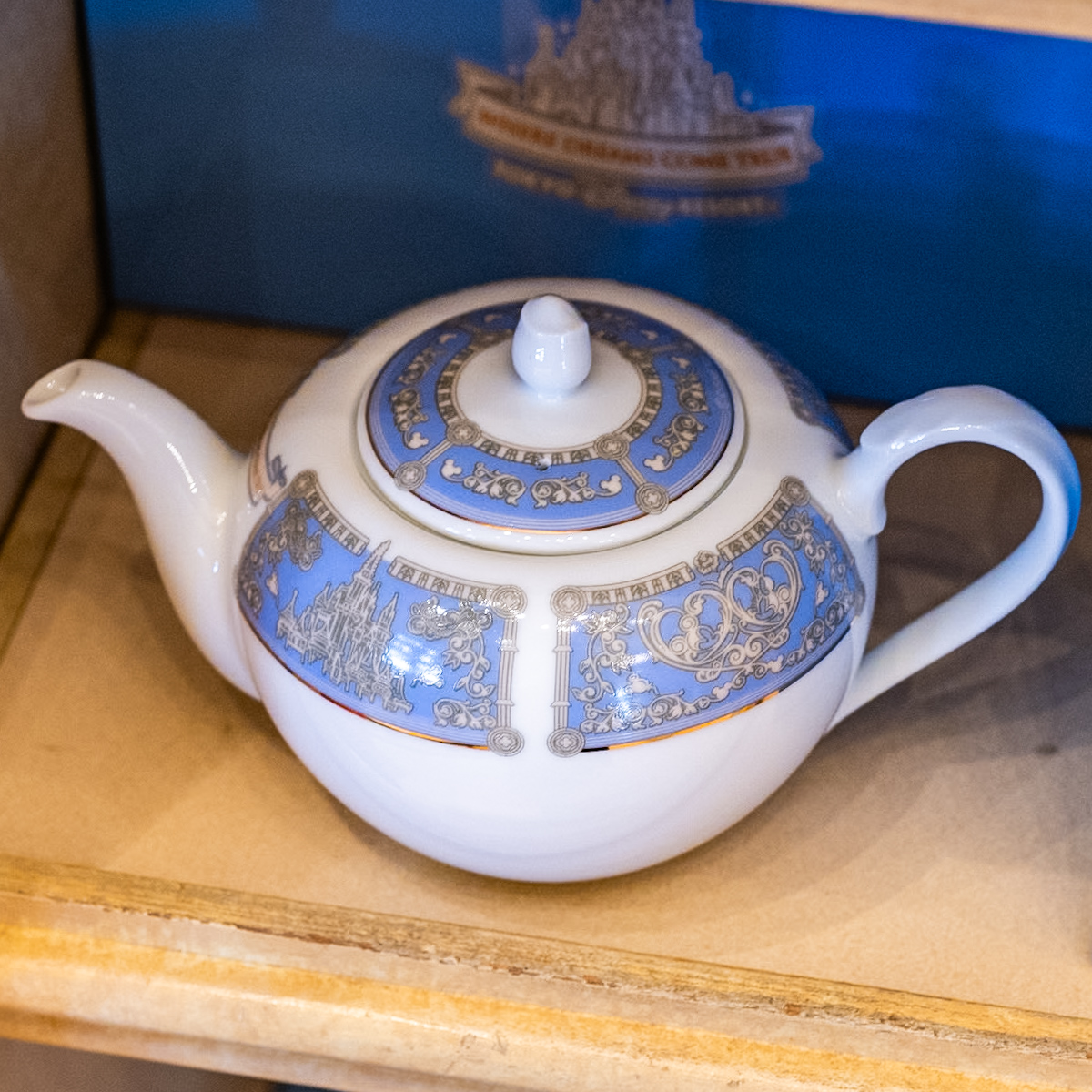 ギフトにもおすすめなノリタケ製！東京ディズニーランド カップ