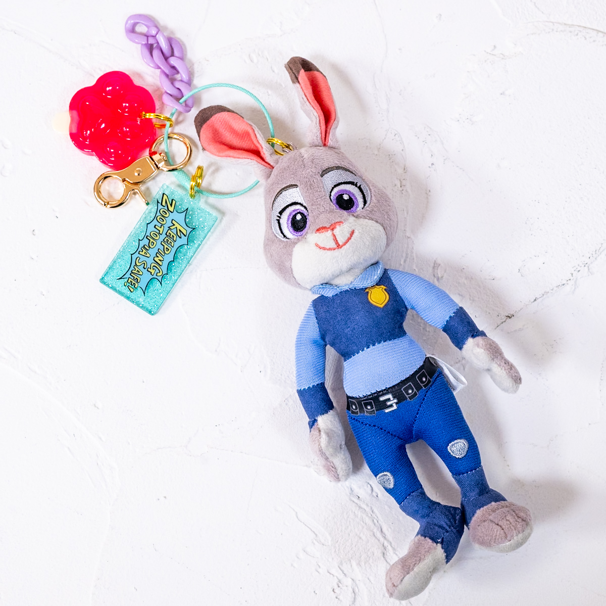 コミック風デザイン！ディズニーストア『ズートピア』グッズ -