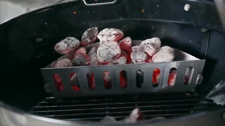 Amazon | ウェーバー(Weber) バーベキュー コンロ BBQ グリル 57cm