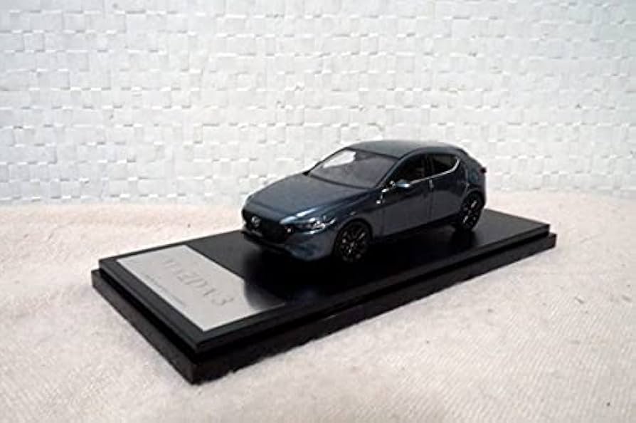 Amazon | マツダ3 ファストバック 1/43 ミニカー グレイ | ミニカー