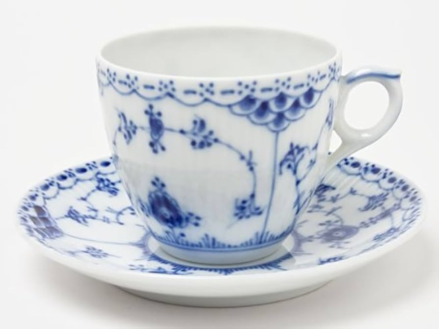 Amazon｜ロイヤルコペンハーゲン ブルーフルーテッド カップ＆ソーサー