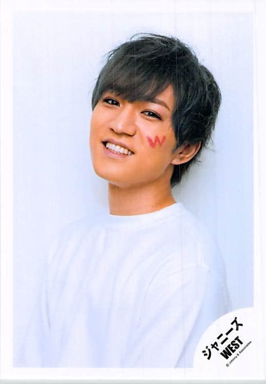 Amazon.co.jp: ジャニーズWEST 神山智洋 公式写真 写真 フォト