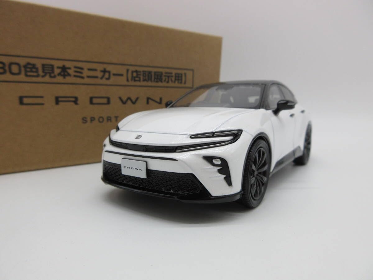 CROWN SPORT ブラック✕プレシャスホワイトパール1/30ミニカー Amazon