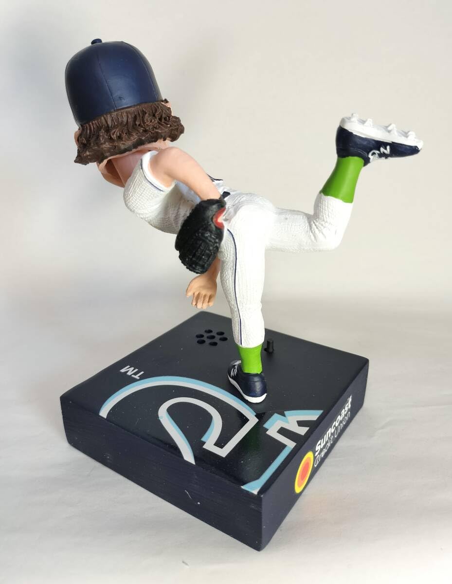 Amazon.co.jp: タイラー グラスノー／” o” ボブルヘッド バブルヘッド