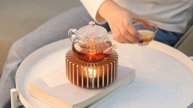 Amazon | ティーウォーマー キャンドル【漏れ出る光が美しい】多機能