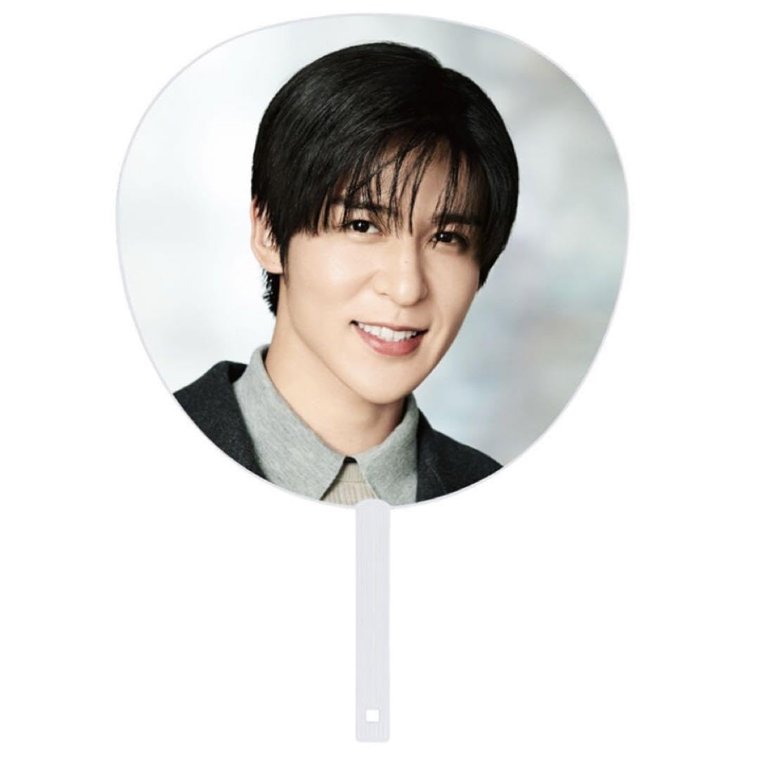 Amazon.co.jp: SnowMan RAYS うちわ 目黒蓮 : おもちゃ