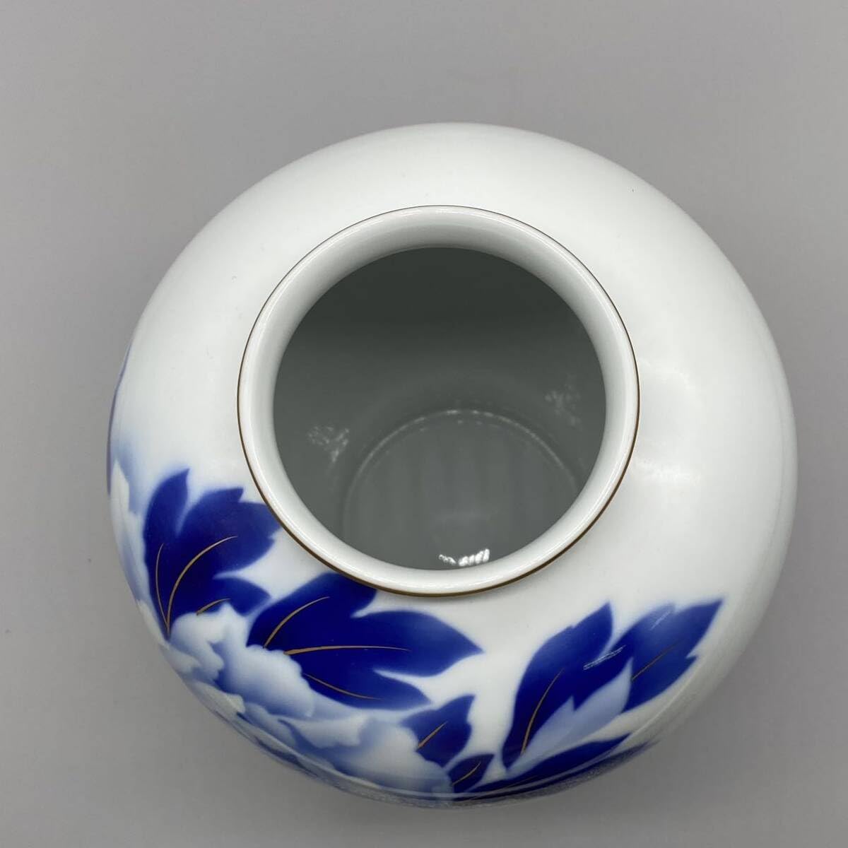 皇室御用達・深川製磁器のブドウ柄花器 26×22cm 皇室御用達・深川製