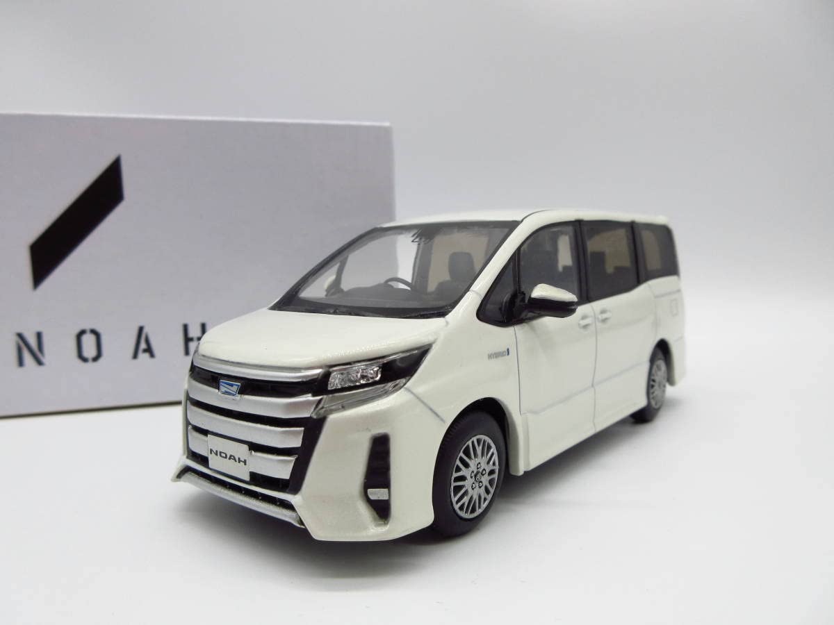 NOAH ミニカー ホワイトパールクリスタルシャイン Amazon | ミニカー