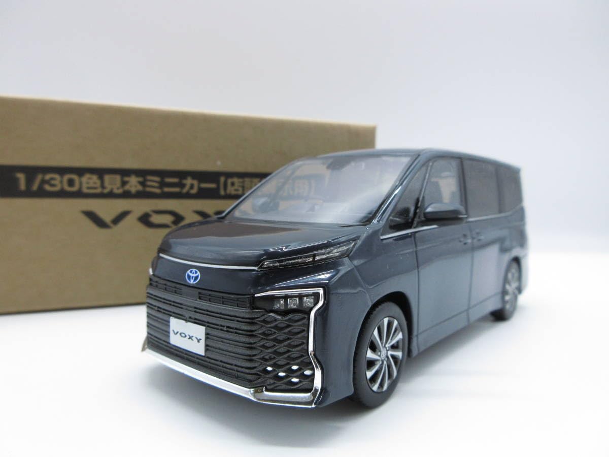 非売品 未開封トヨタ ヴォクシー1/30 カラーサンプルミニカー マッシブ
