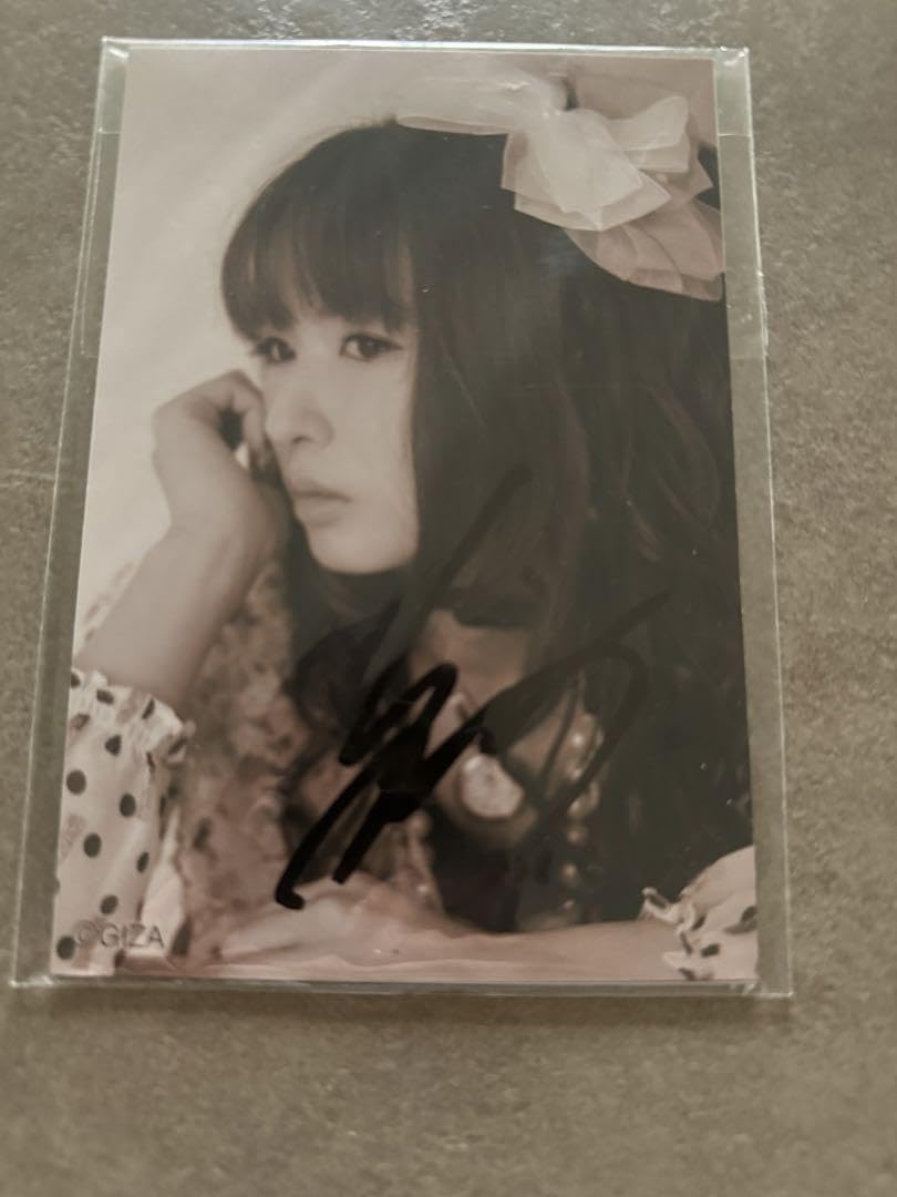 Amazon.co.jp: GARNET CROW 直筆サイン入りフォトカード 中村由利