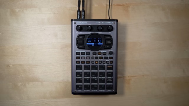 Amazon.com: Roland SP-404MKII Creative Sampler and Effector Bundle