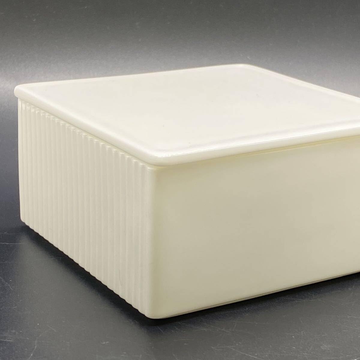 Amazon.co.jp: 箱付き MIKIMOTO ミキモト 小物入れ 陶器 四角 no.94