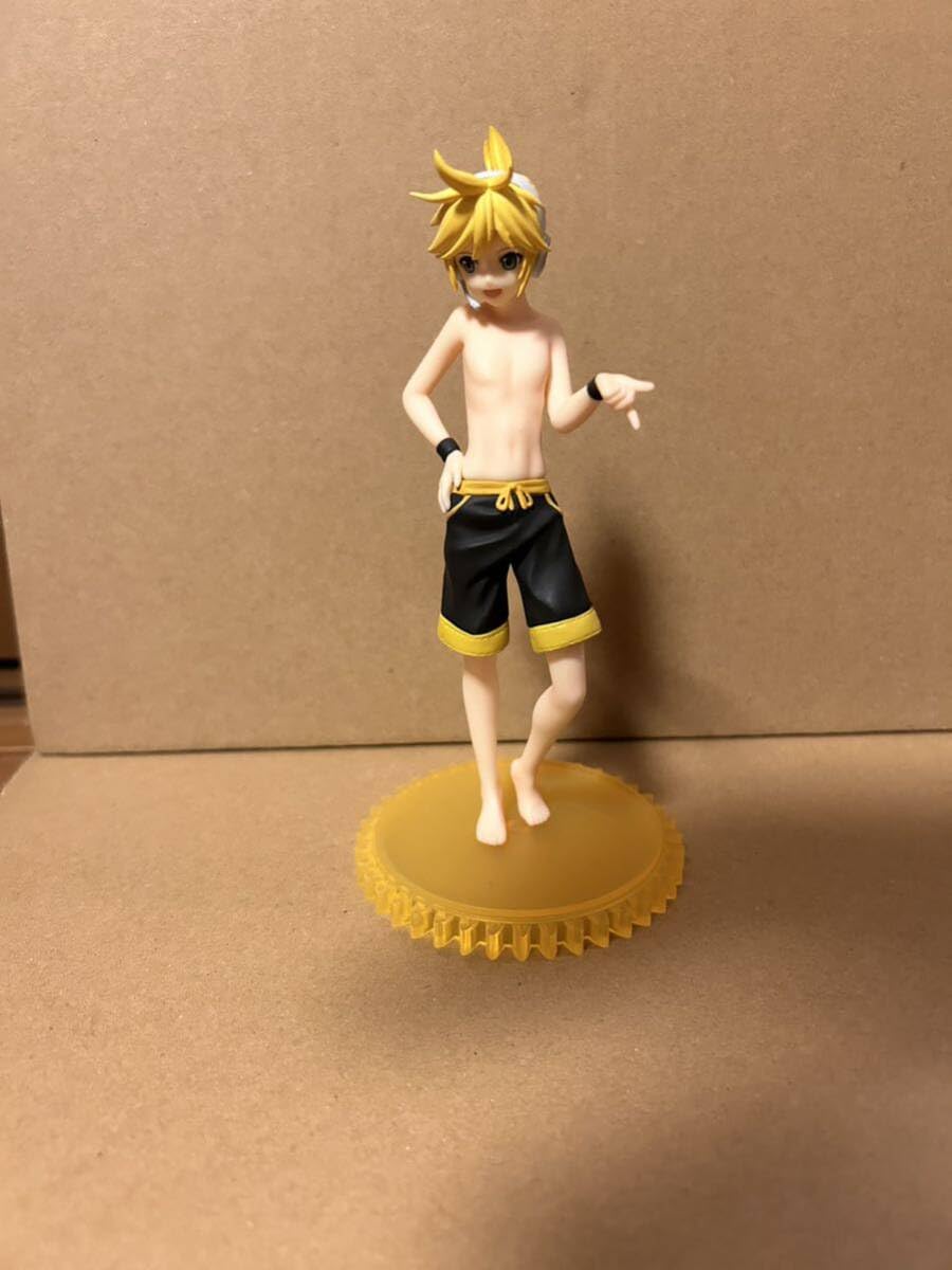 Amazon | 鏡音レン 水着Ver. S-style フィギュア フリーイング