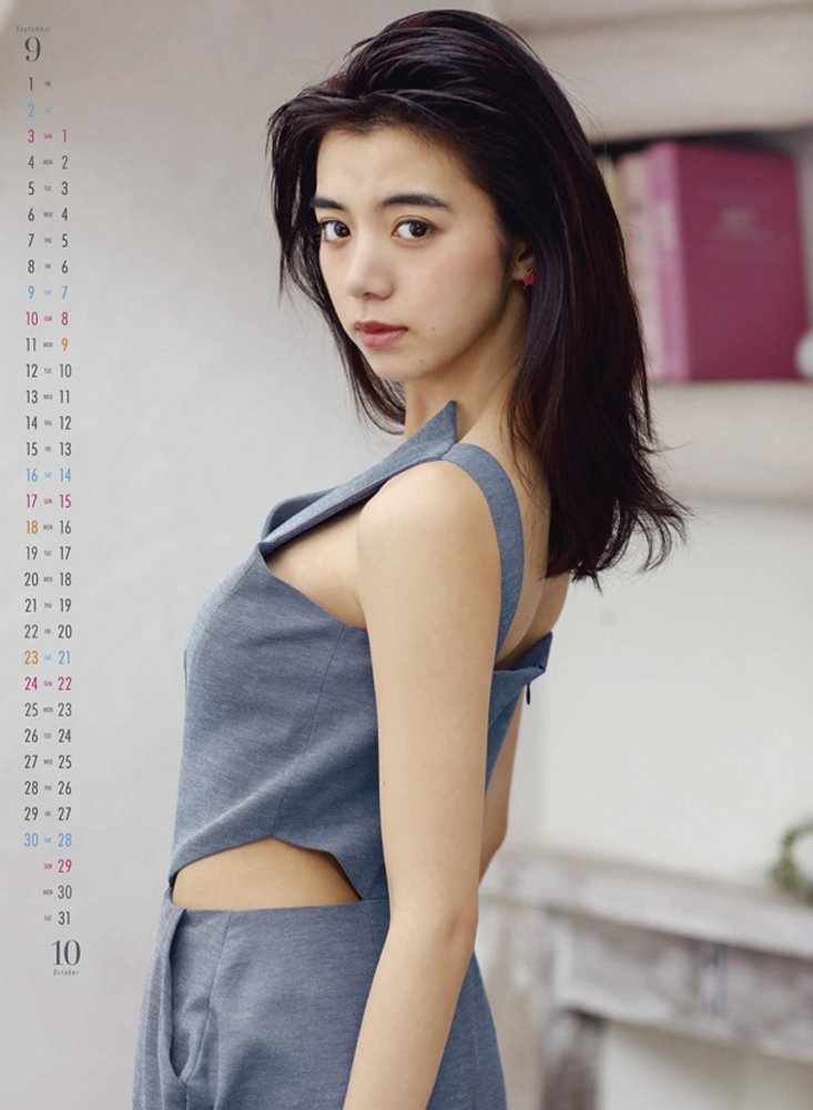 Amazon | 池田エライザ 2017年 カレンダー 壁掛け B2 | アダルト