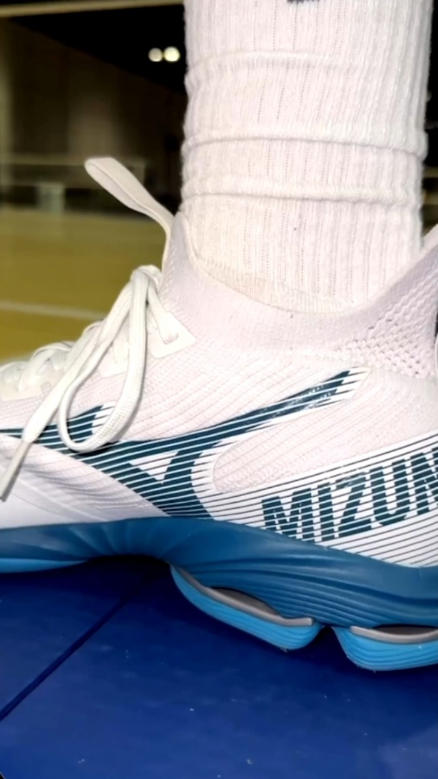 Amazon.com | Mizuno Wave Lightning Neo 2 Volleyball Shoe | Unisex