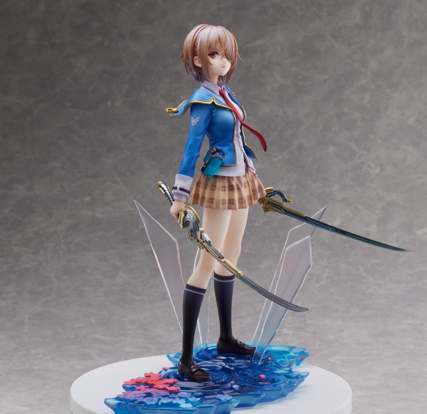 Amazon.co.jp: ヘブンバーンズレッド 茅森月歌 1/7 完成品フィギュア