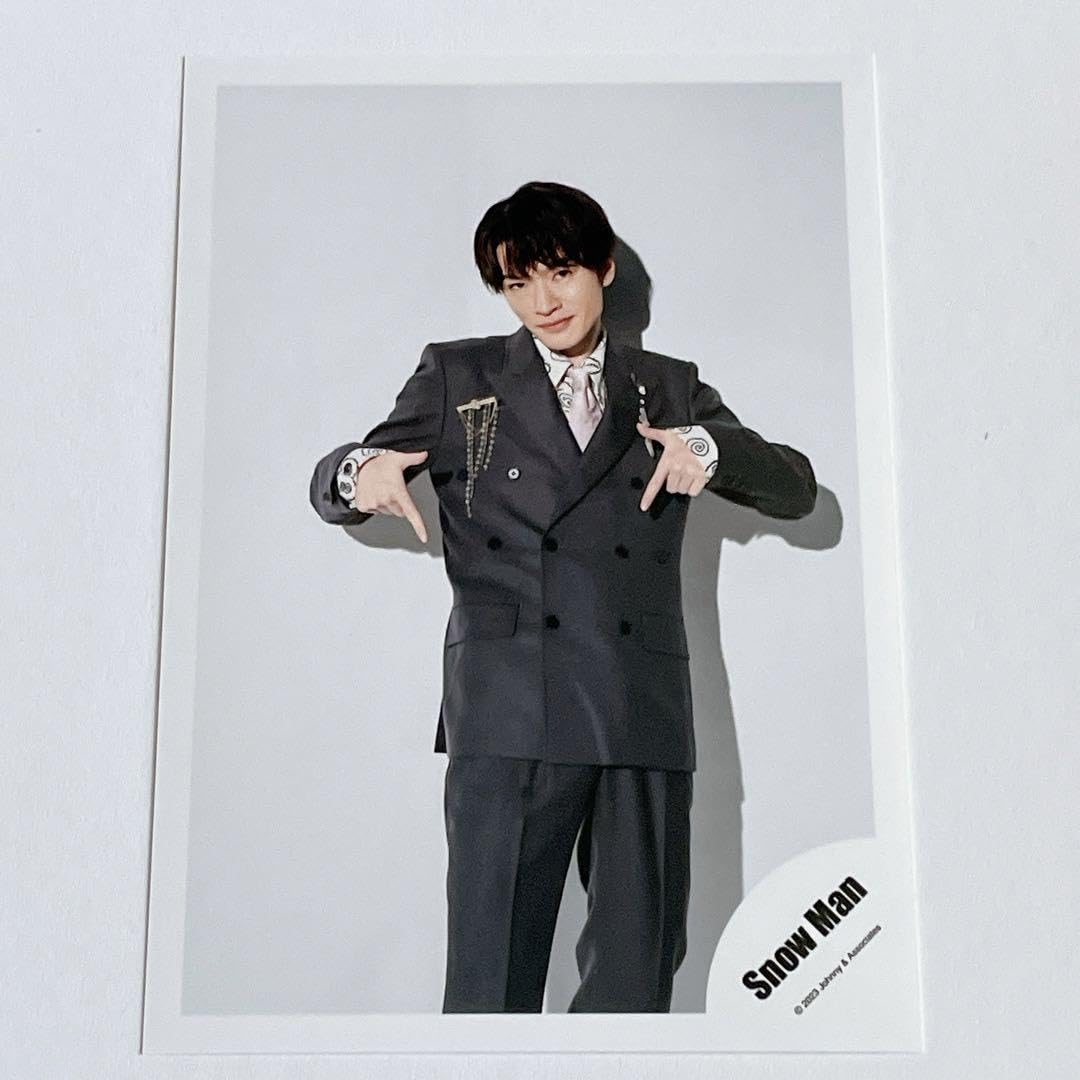 Amazon.co.jp: SnowMan 深澤辰哉 公式写真 タペストリー オフショット