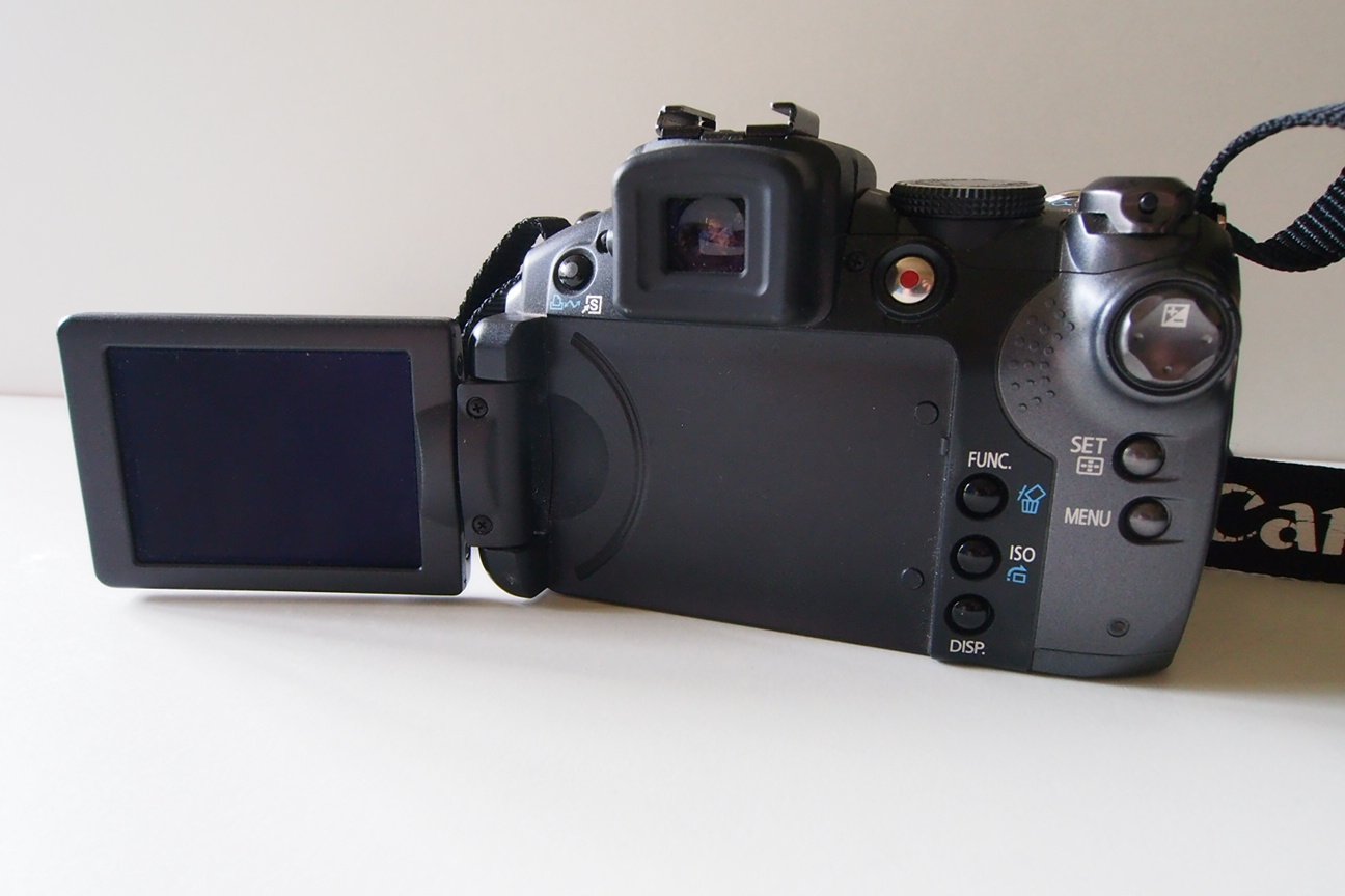 Canon PowerShot S5 IS Digitalkamera (8 MP, 12-fach opt. Zoom, 6