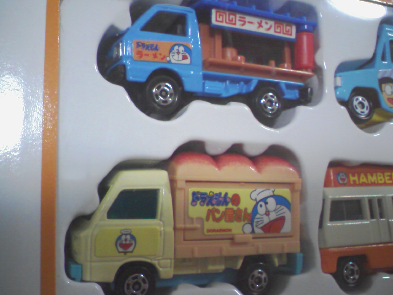 Amazon | トミカ キャラトミカ ドラえもん たべもの販売車セット
