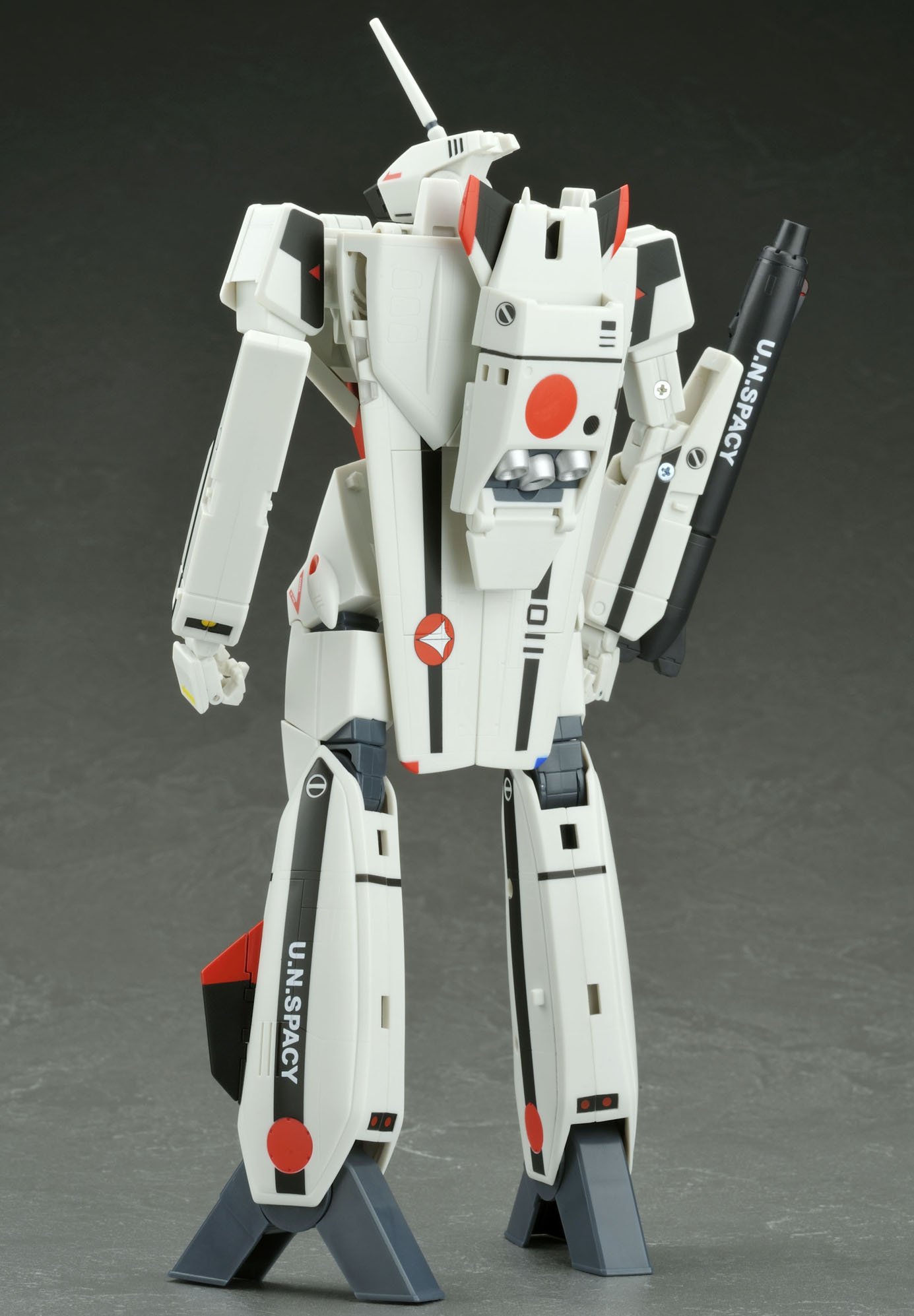 Amazon.co.jp: 1/60 マクロス 完全変形 VF-1A 一条輝機 : ホビー