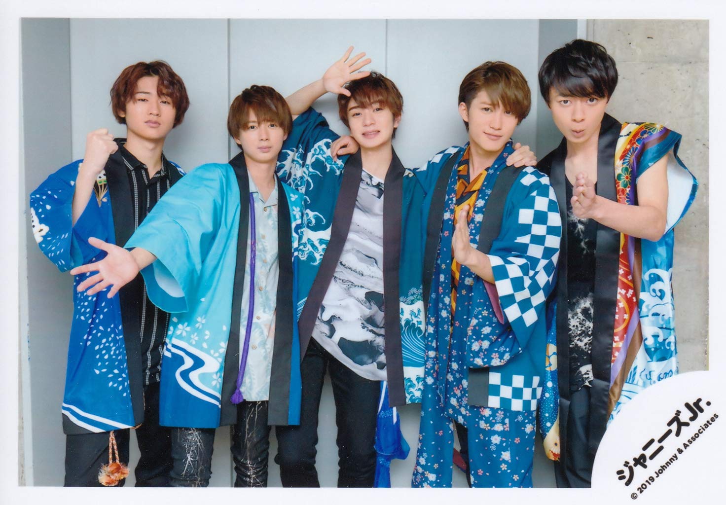 Amazon.co.jp: HiHi Jets 公式 生 写真（集合）HHJ00010 : おもちゃ