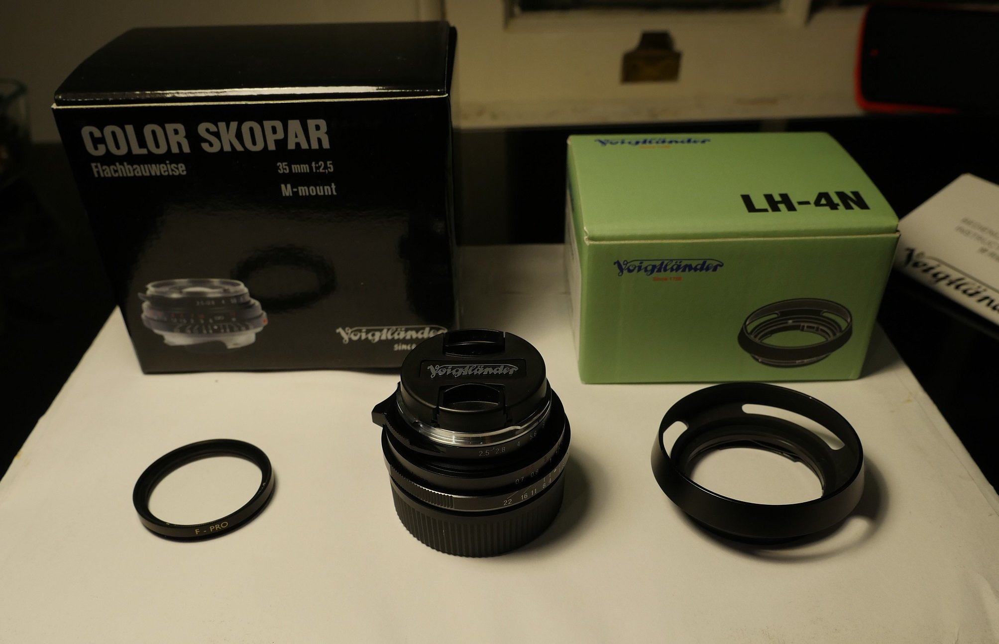 Amazon.co.jp: Voigtlander Color-Skopar Pan 35mm f/2.5 広角